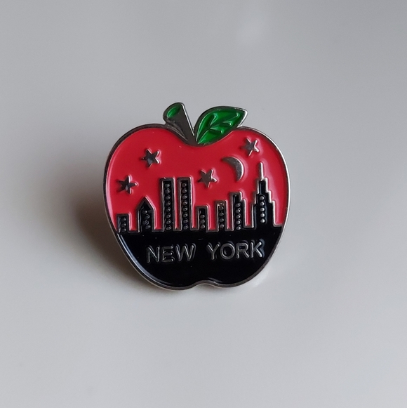 New York Pin - Picture 4 of 4